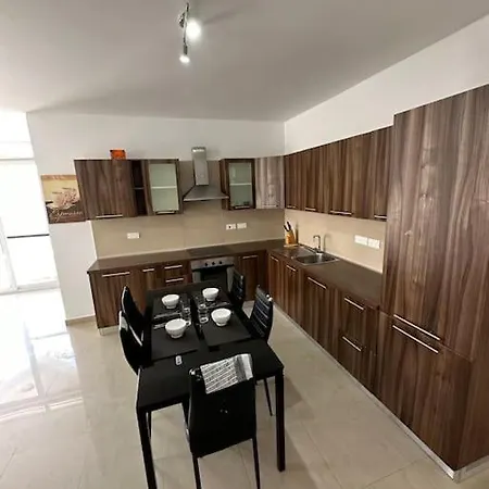 Modern - Close To The & Pv Apartment Is-Swieqi